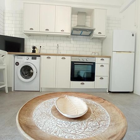 Summer Feel Suites Poros Town Exterior foto