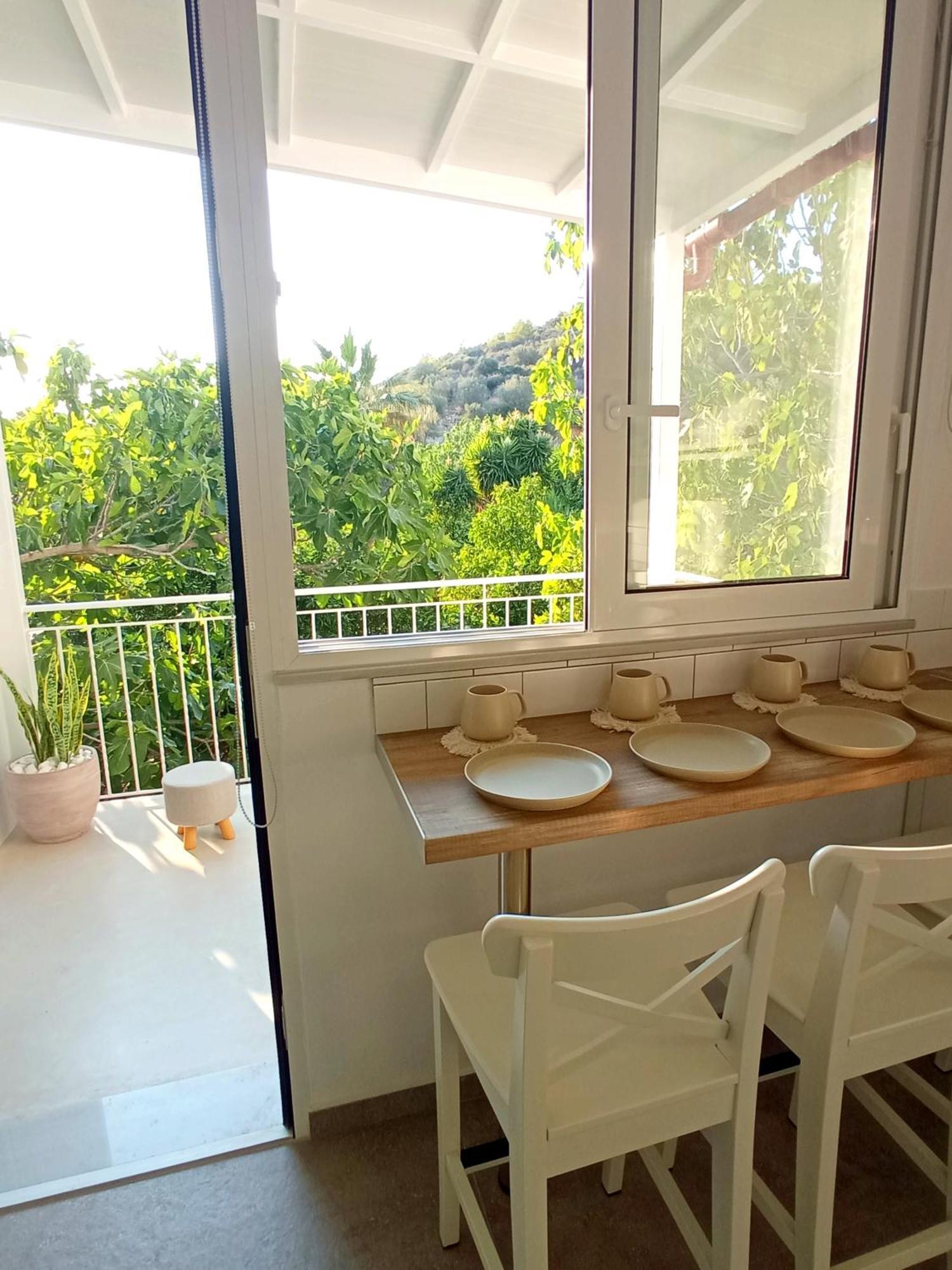 Summer Feel Suites Poros Town Exterior foto